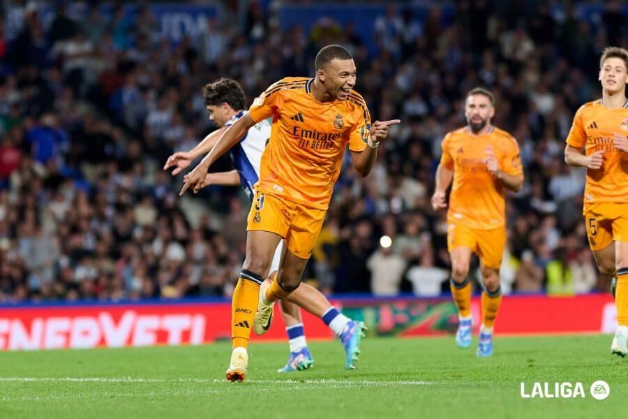 Kylian Mbappé celebrando su gol de penalti en Anoeta.