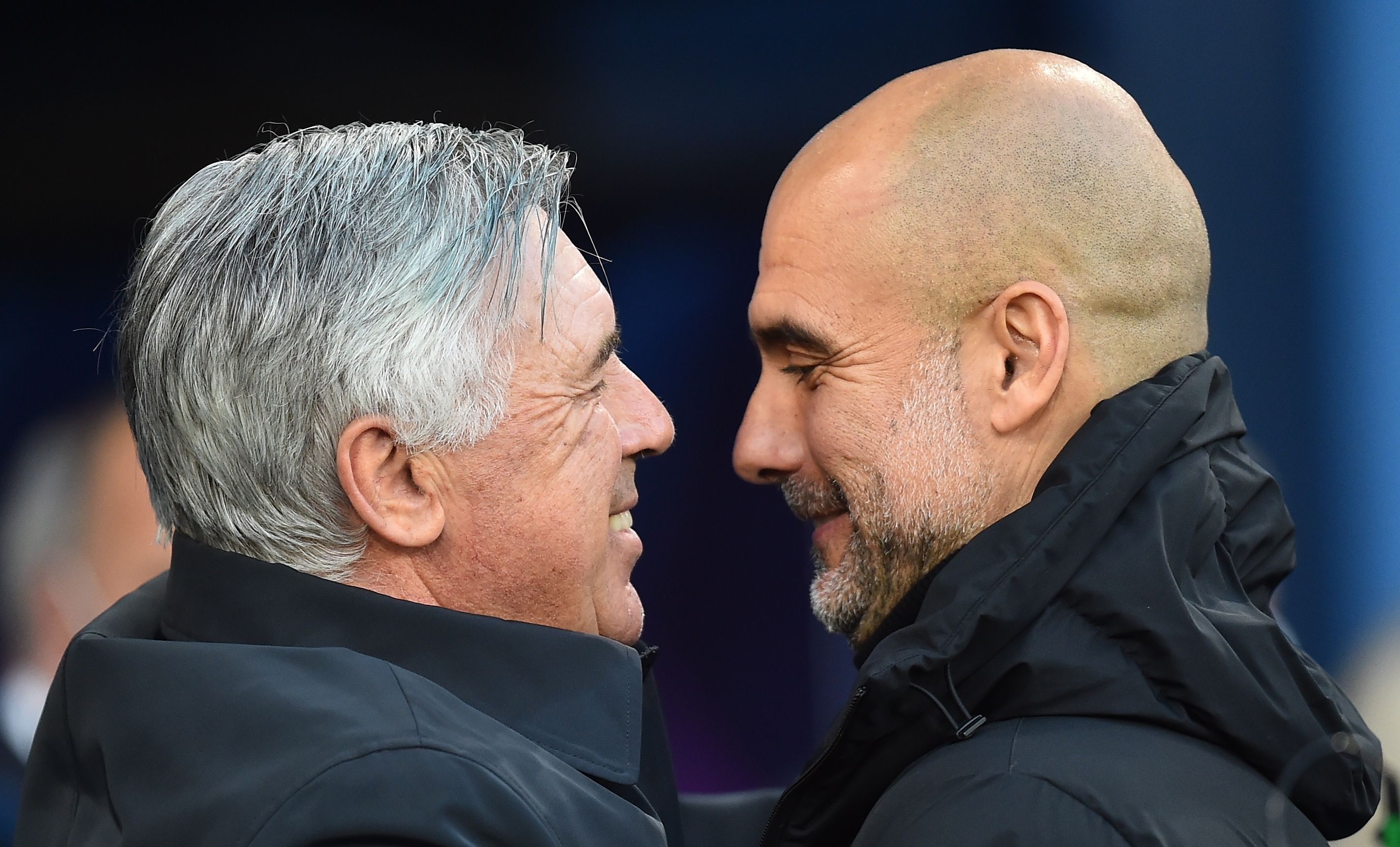  Carlo Ancelotti y Pep Guardiola se saludan en el Etihad.