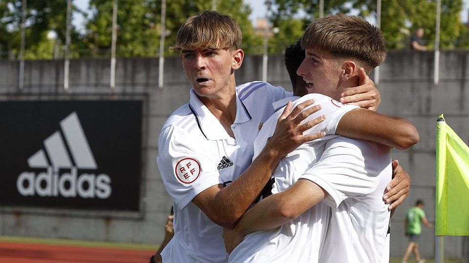 Celebración del Real Madrid Juvenil tras un gol a Las Palmas.