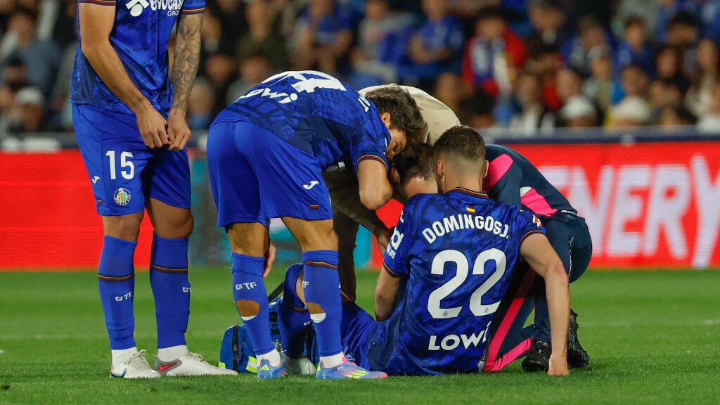  Domingos Duarte, dolorido tras un golpe de Endrick (Fuente: EFE)