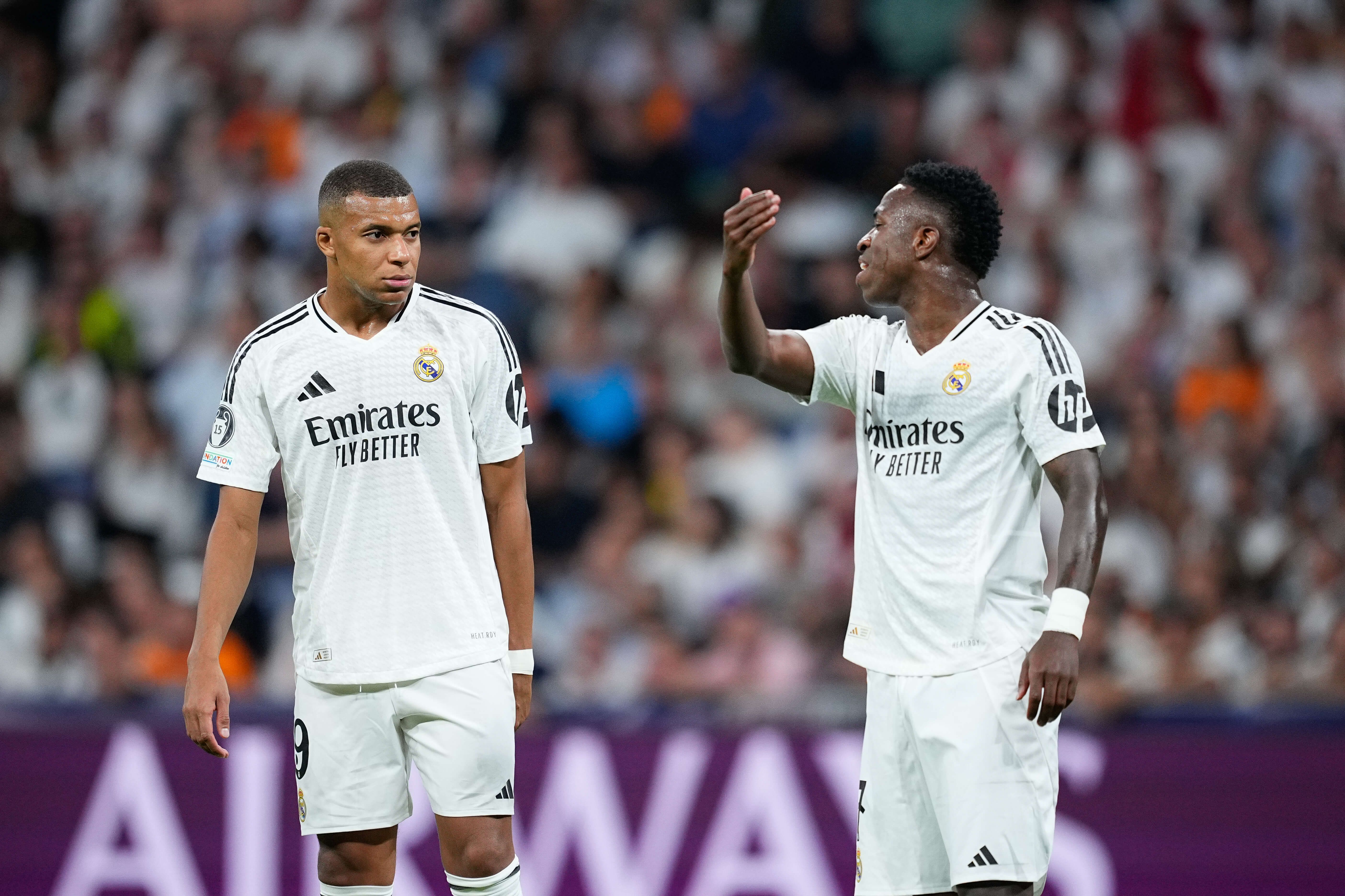  Vinicius y Kylian Mbappé en el Santiago Bernabéu (Cordon Press)
