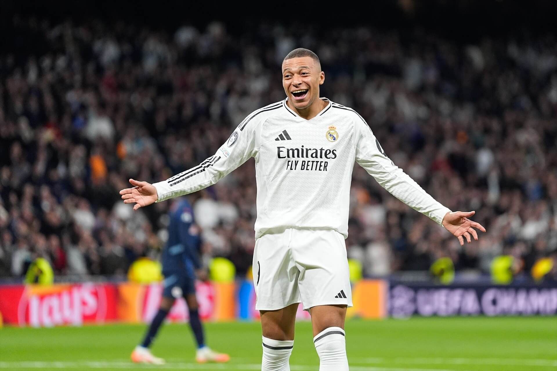 Kylian Mbappé celebrando un gol ante el Salzburgo
