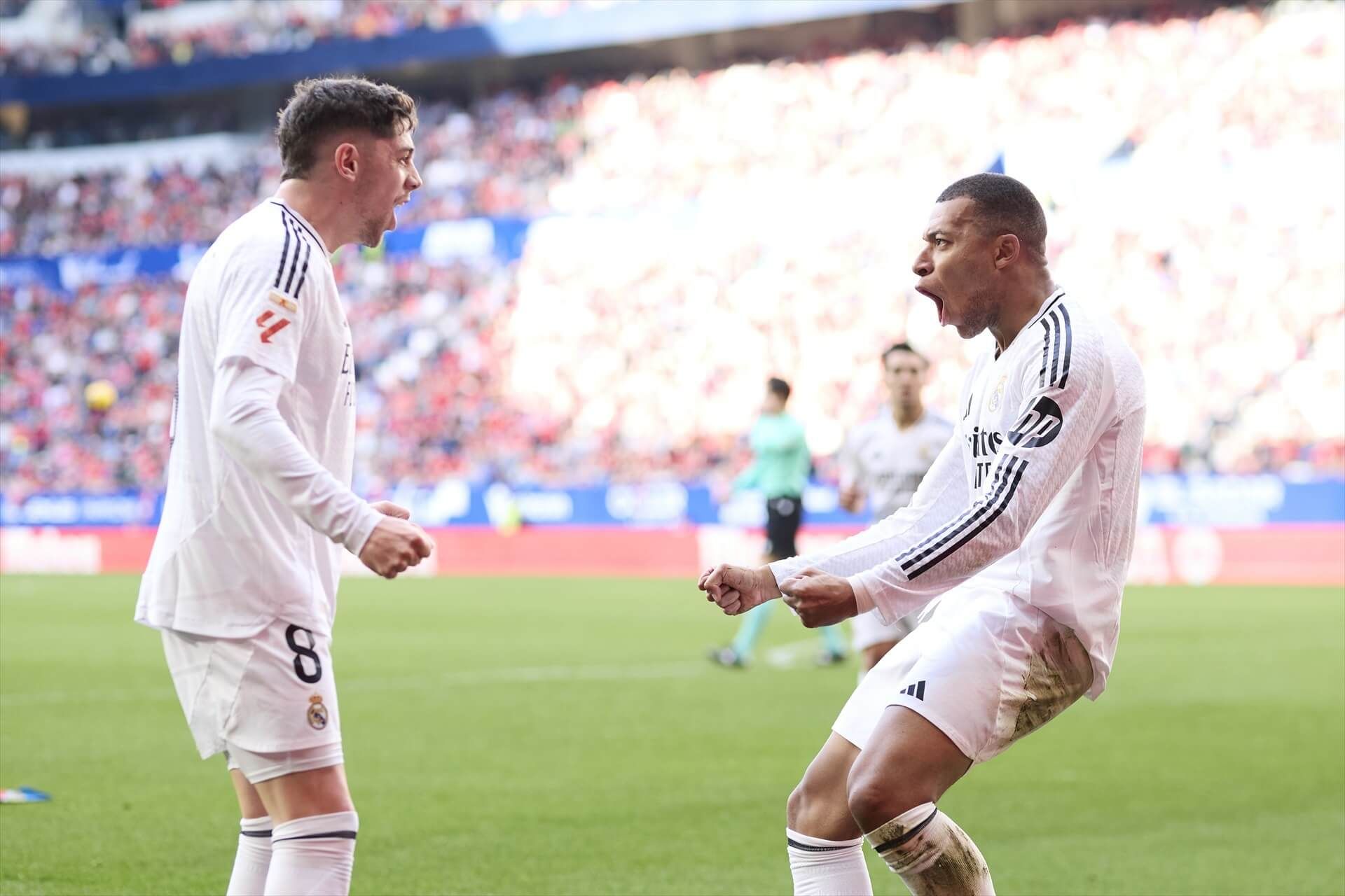 Fede Valverde y Kylian Mbappé celebran el gol ante Osasuna