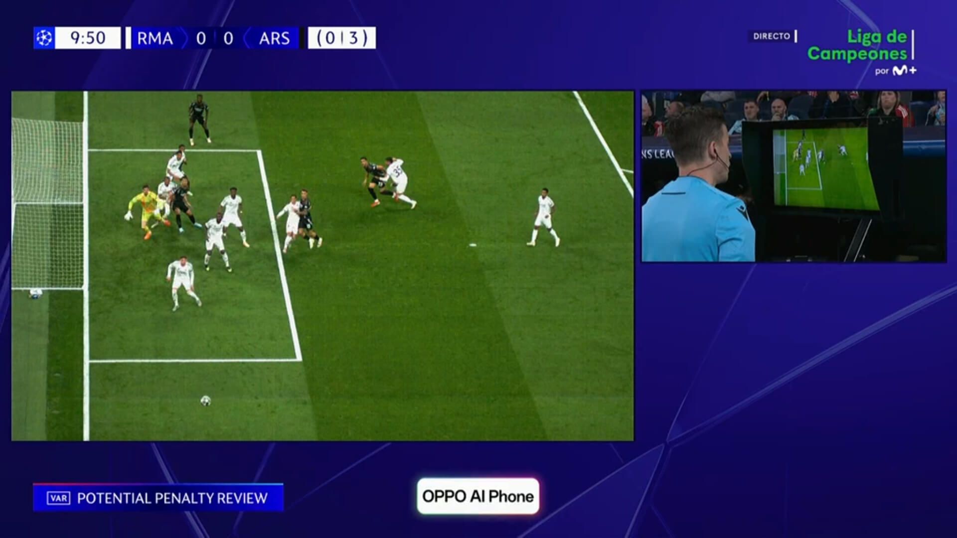 El penalti de Raúl Asencio sobre Mikel Merino (Captura de Movistar +)