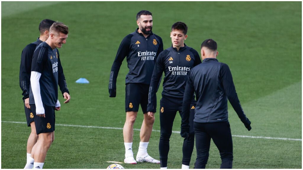  Toni Kroos y Dani Carvajal, durante un entrenamiento del Real Madrid (foto: Europa Press).