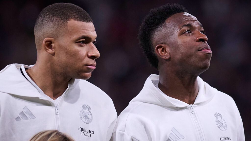  Kylian Mbappé y Vinicius (Cordon Press)
