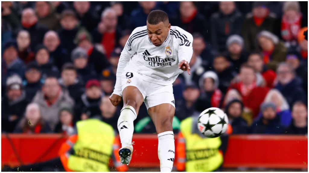  Kylian Mbappé durante un partido con el Real Madrid. (Fuente: Europa Press)
