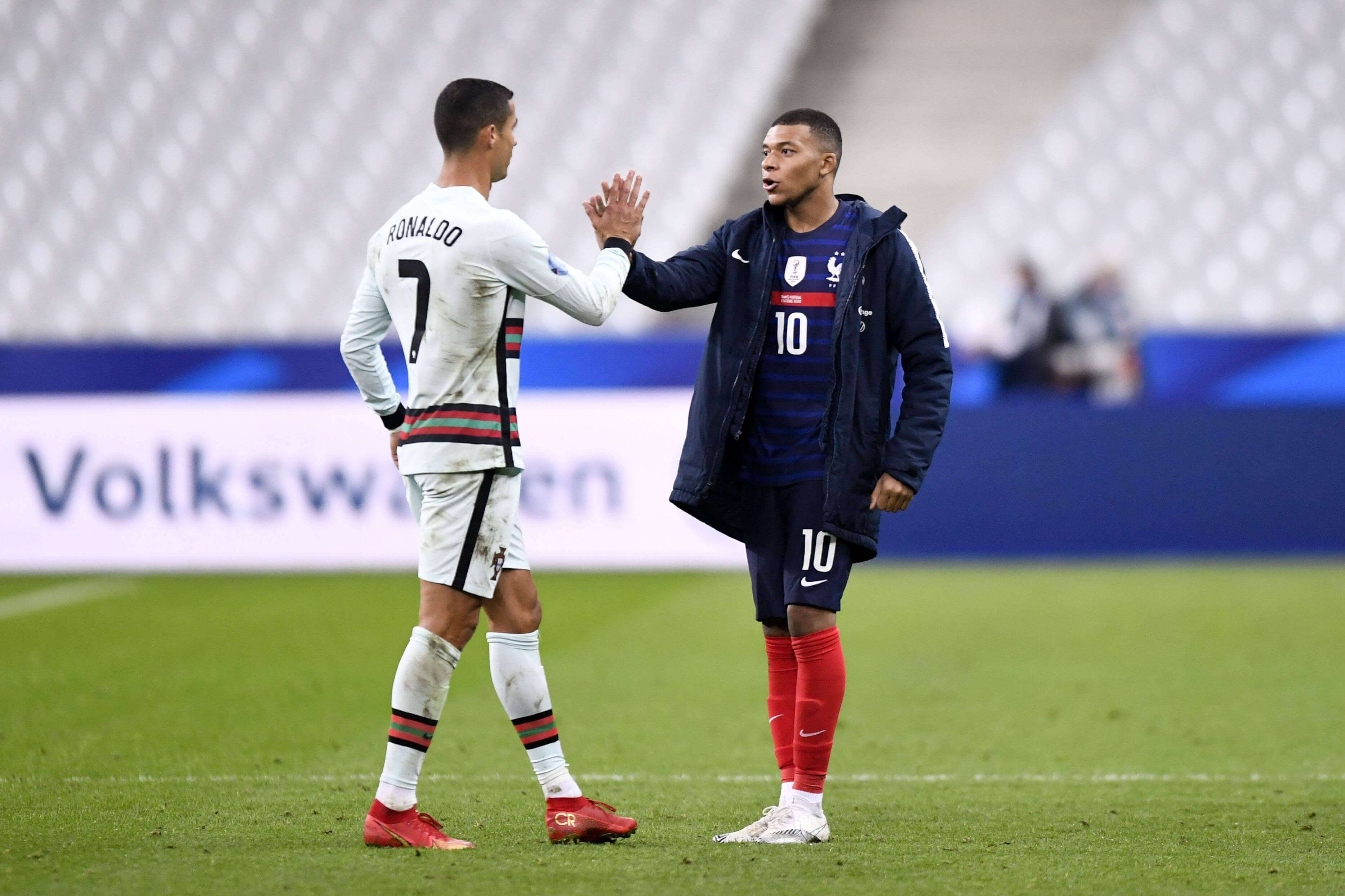 Cristiano Ronaldo y Kylian Mbappé (Fuente: Cordon Press)