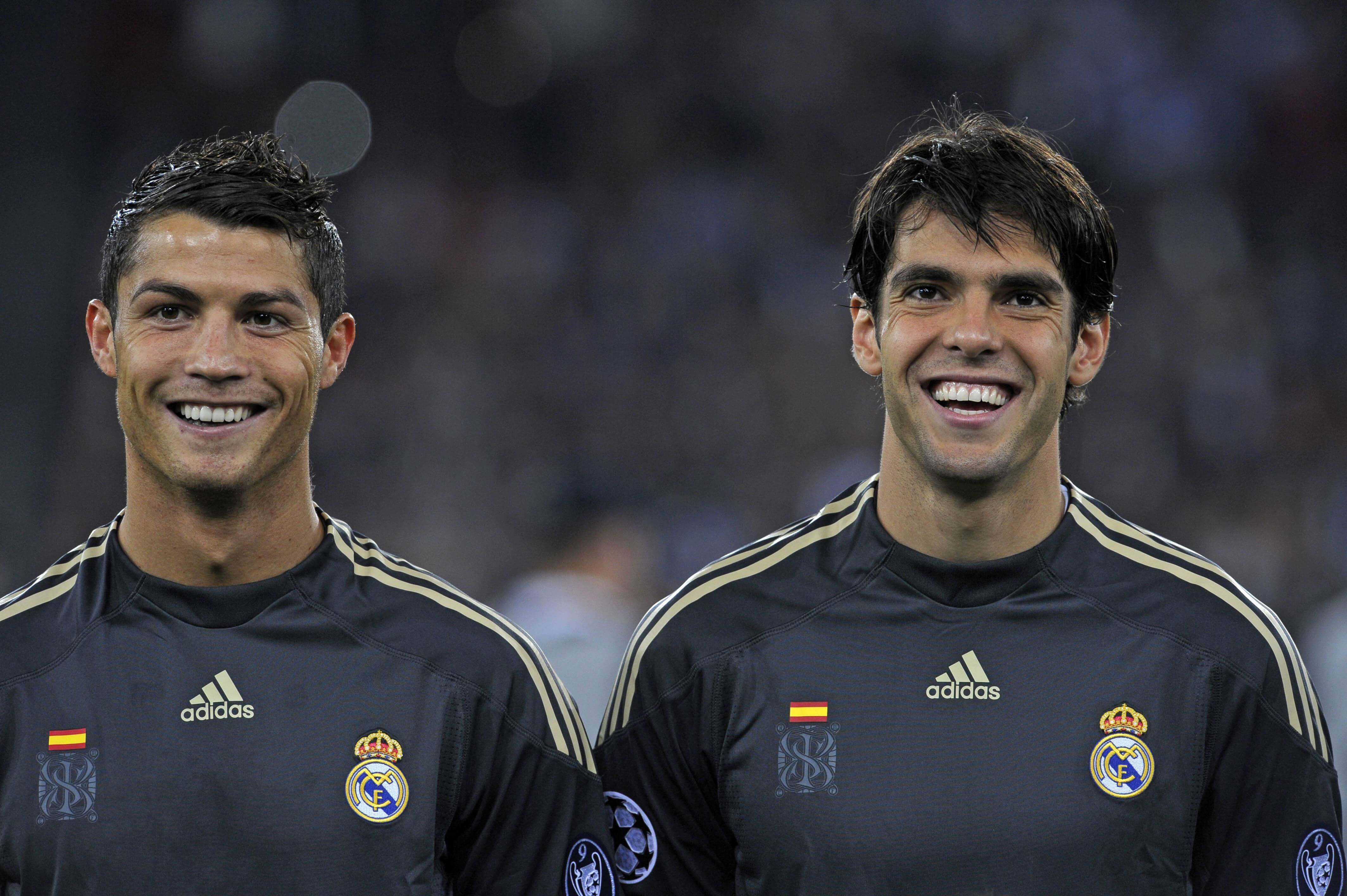  Cristiano Ronaldo y Kaka ante el Zurich