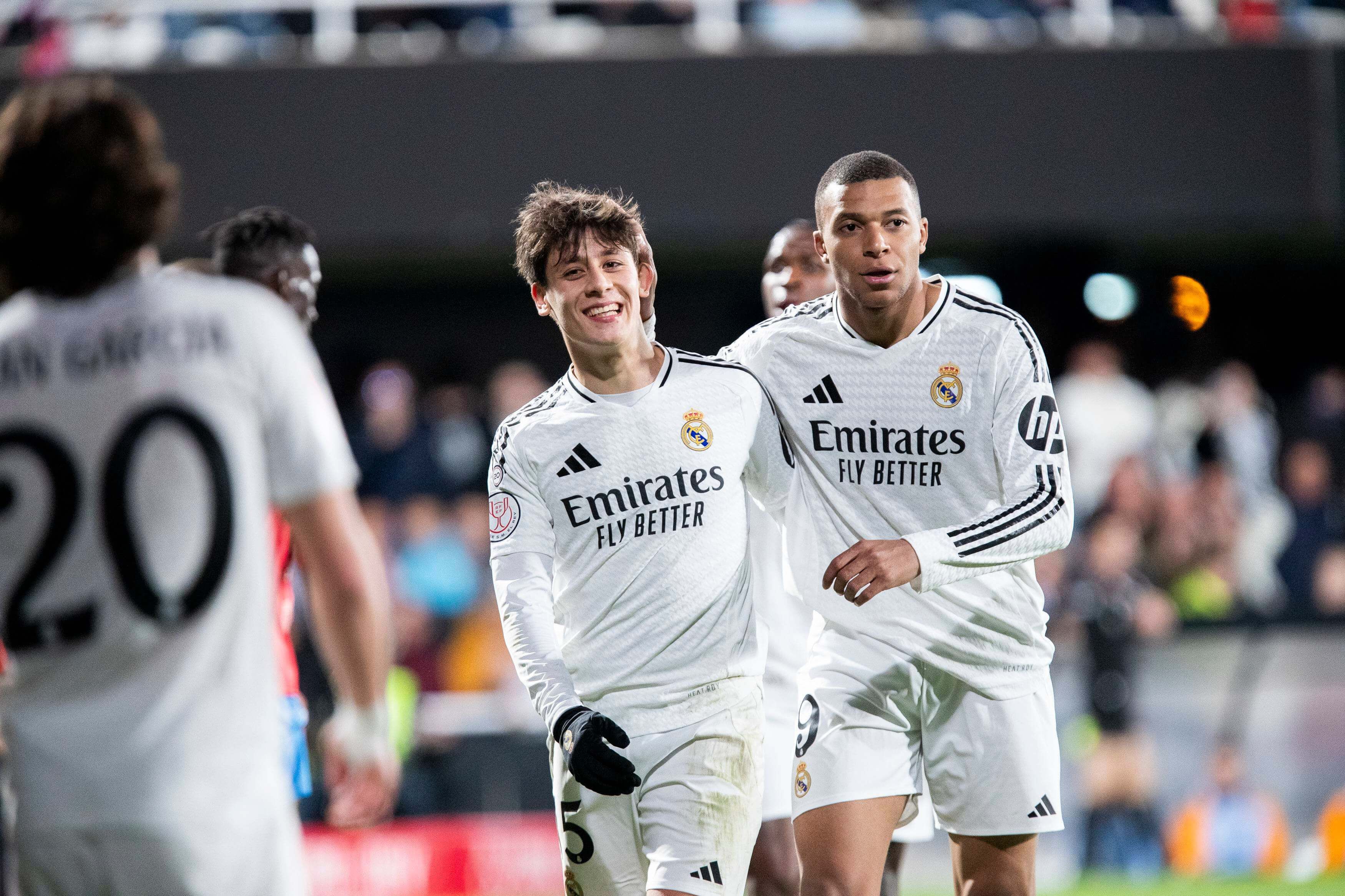  Arda Guler celebra uno de los goles