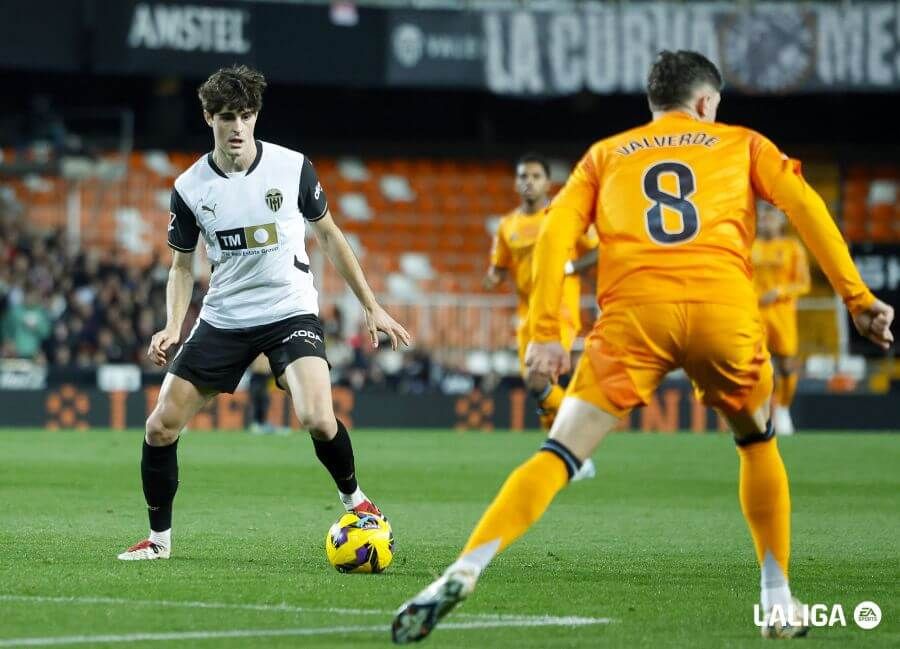  Javi Guerra, ante el Real Madrid.