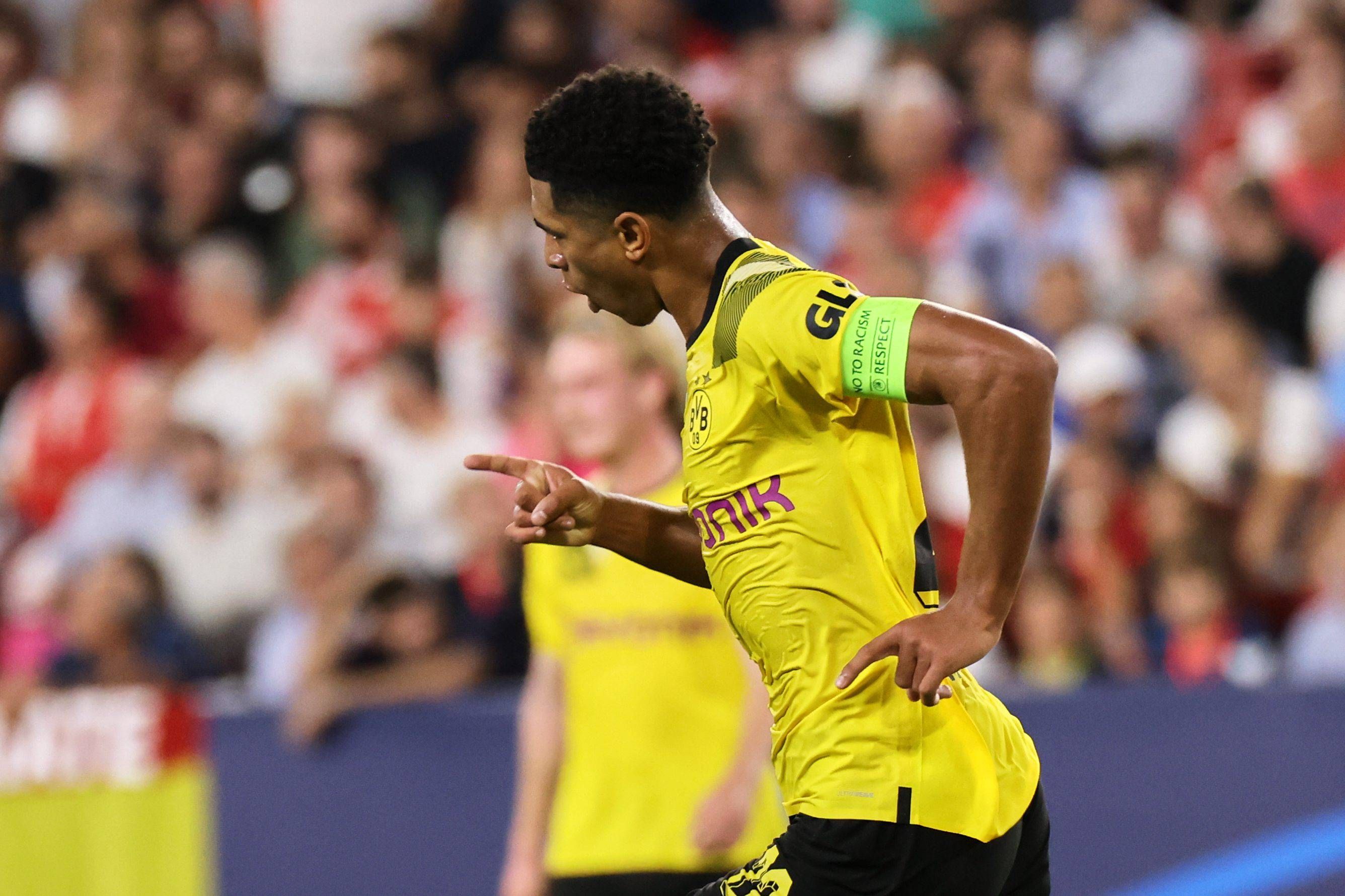  Jude Bellingham celebra un gol ante el Sevilla con el Dortmund.
