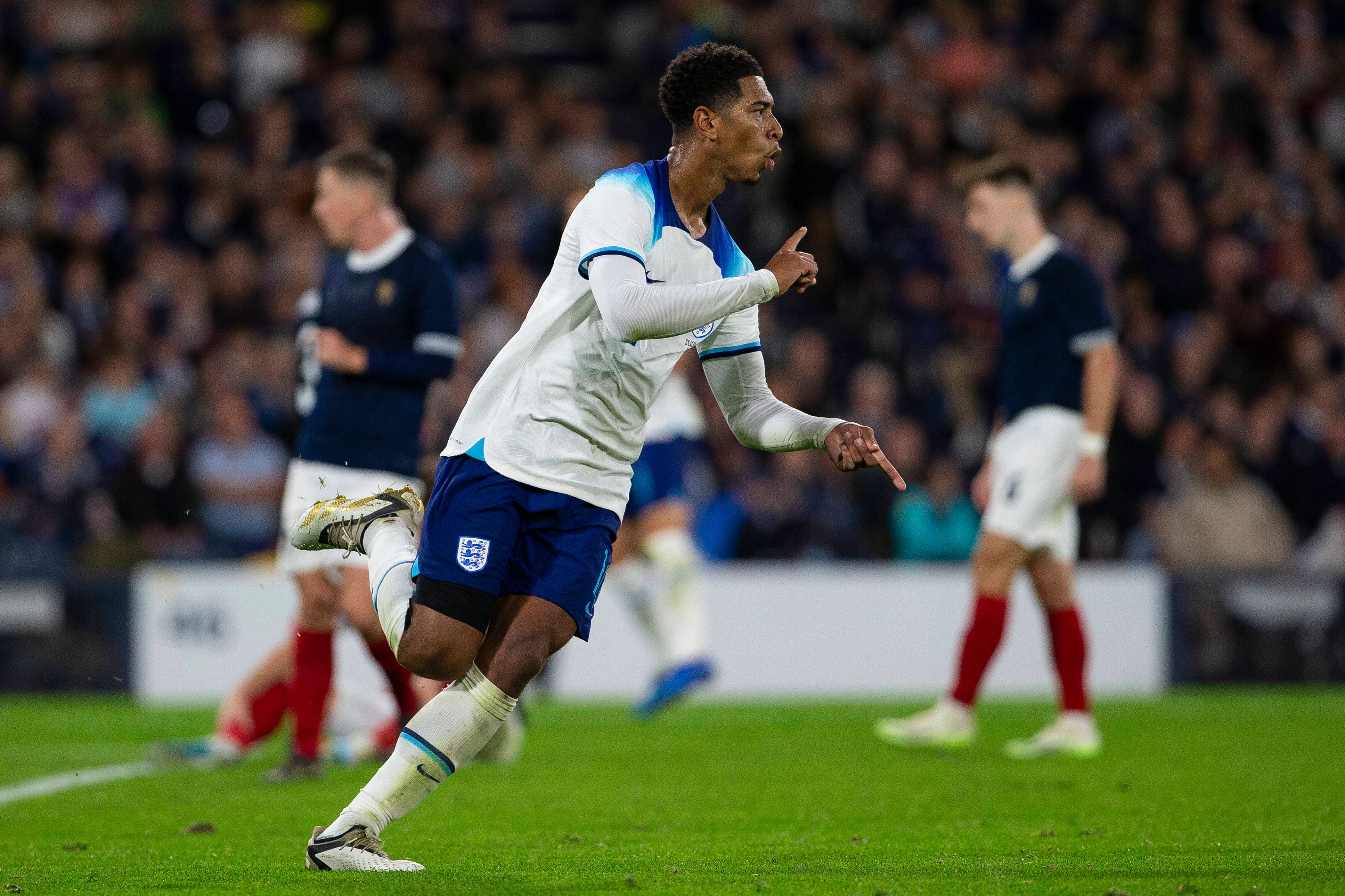  Jude Bellingham celebra su gol en el Escocia-Inglaterra.