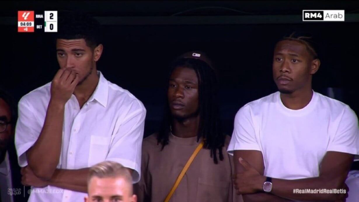  Jude Bellingham, Eduardo Camavinga y David Alaba, en el Real Madrid-Betis.