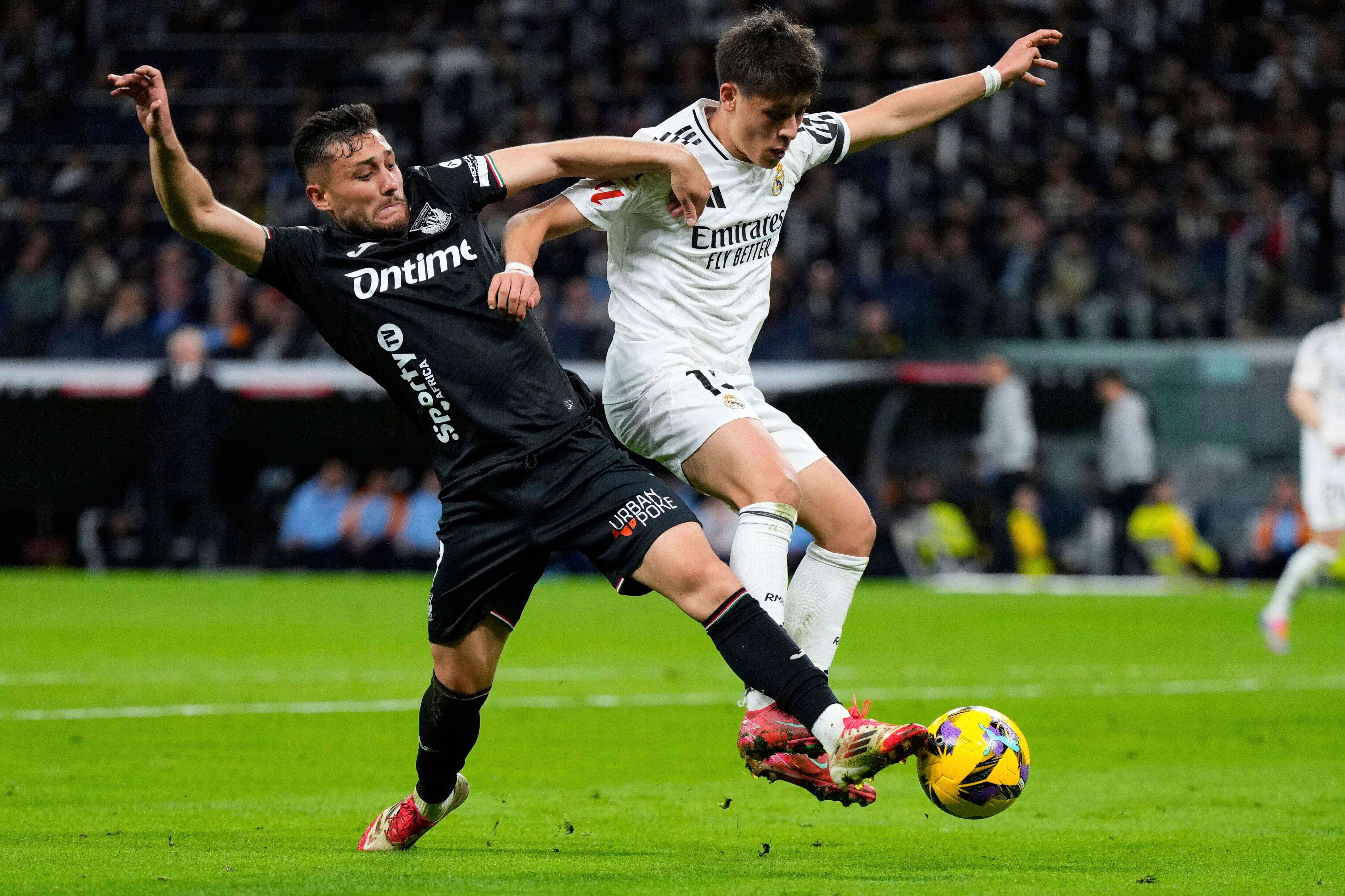 Óscar Rodríguez y Arda Güler, en el Bernabéu (Cordon Press)