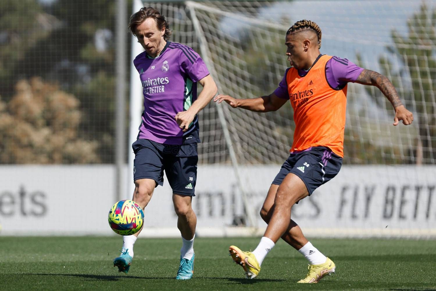  Luka Modric y Mariano, en una sesión del Real Madrid.