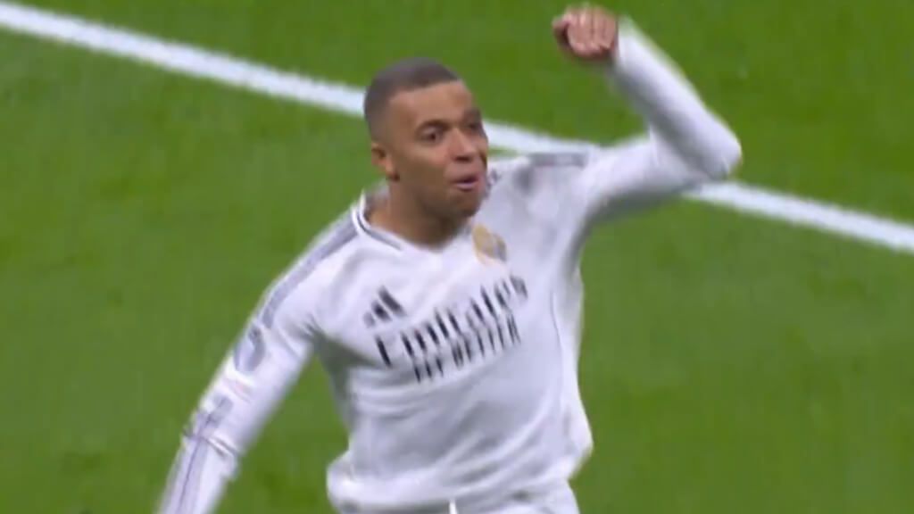 Mbappé celebrando su gol de vaselina (Captura de Movistar)