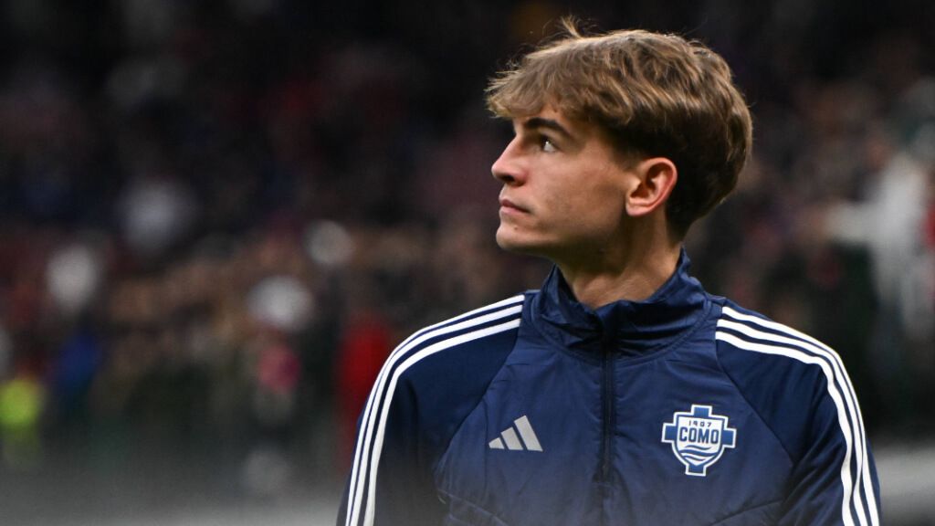  Nico Paz, en un partido con el Como (Cordon Press).