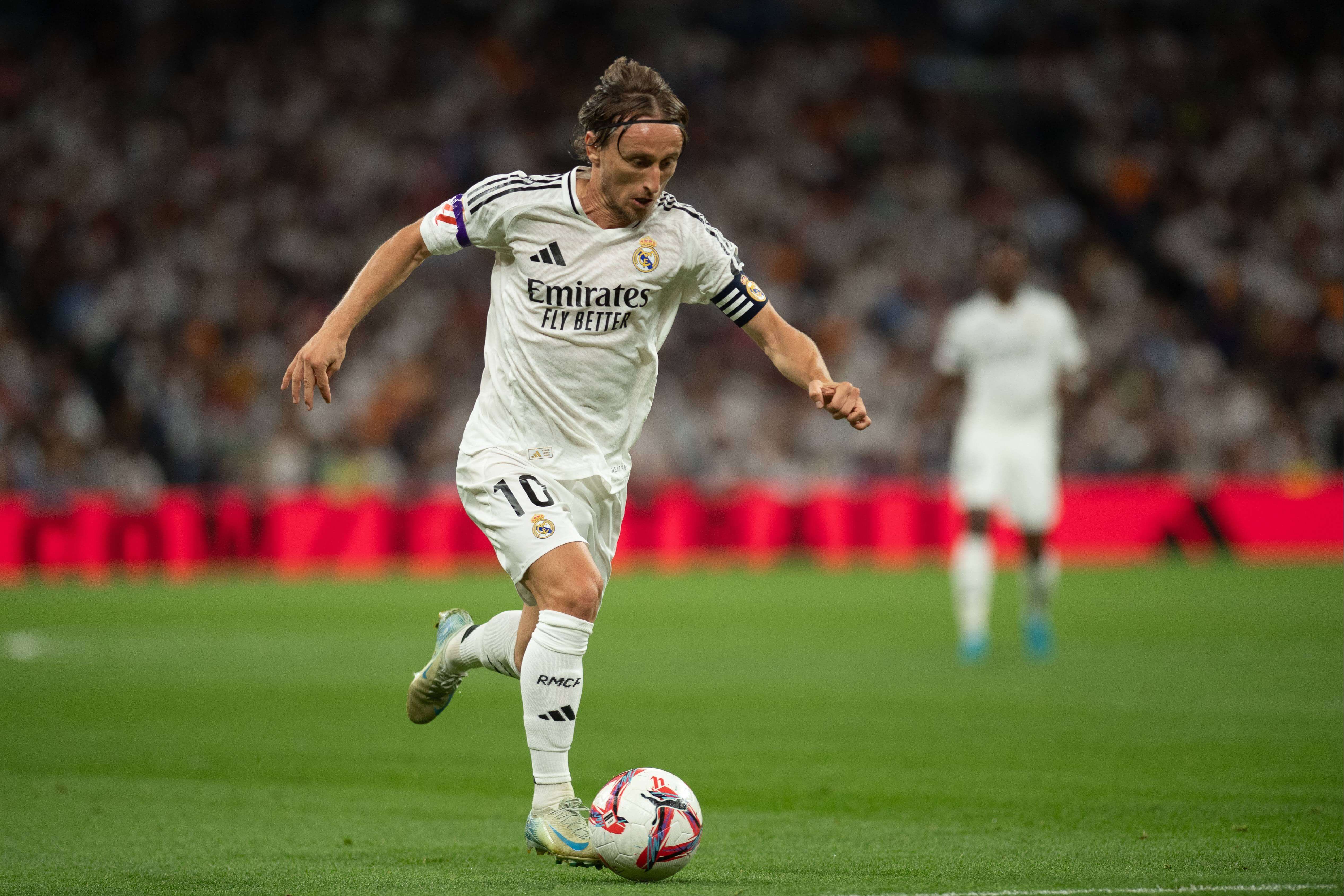  Luka Modric controla el balón en el Real Madrid-Espanyol.