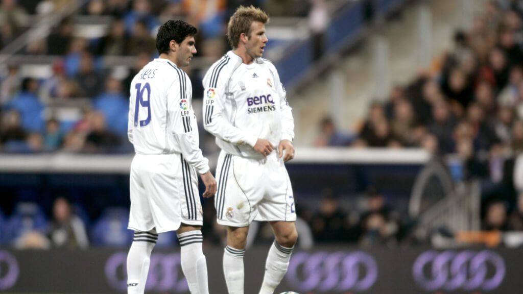  José Antonio Reyes y David Beckham en un partido con el Madrid (Cordon Press)