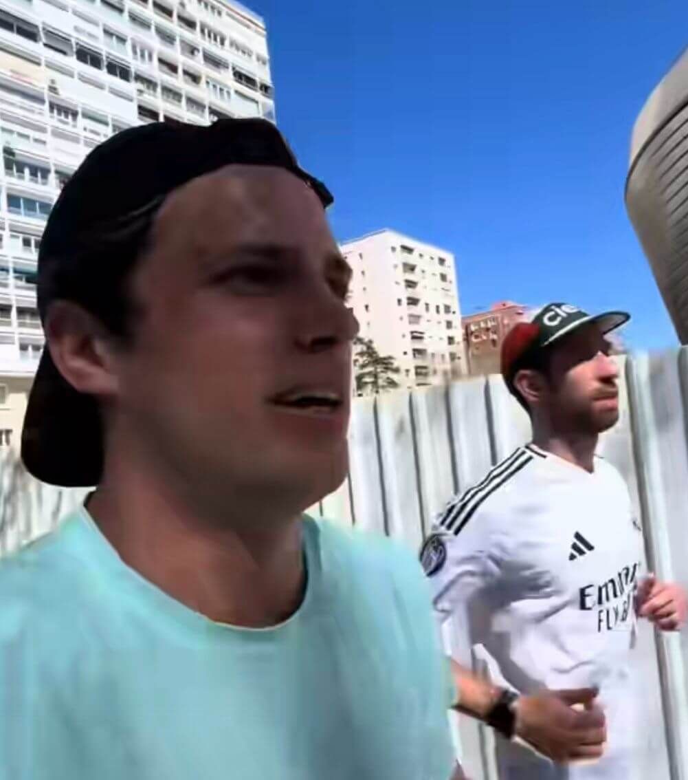  Javier y Álvaro corren por el Bernabéu