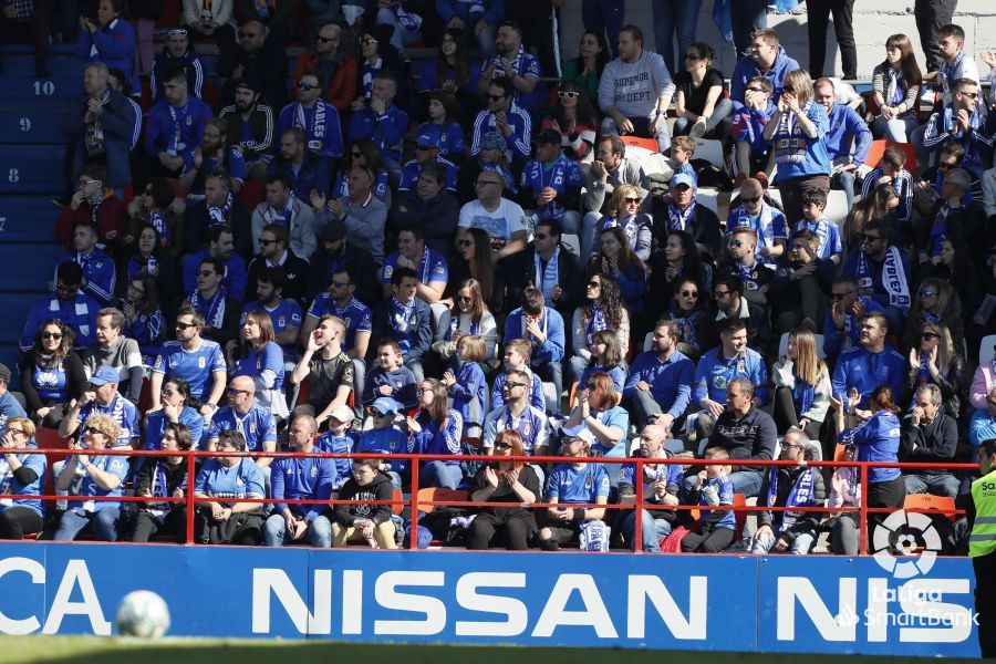 Aficionados del Oviedo en el Anxo Carro.