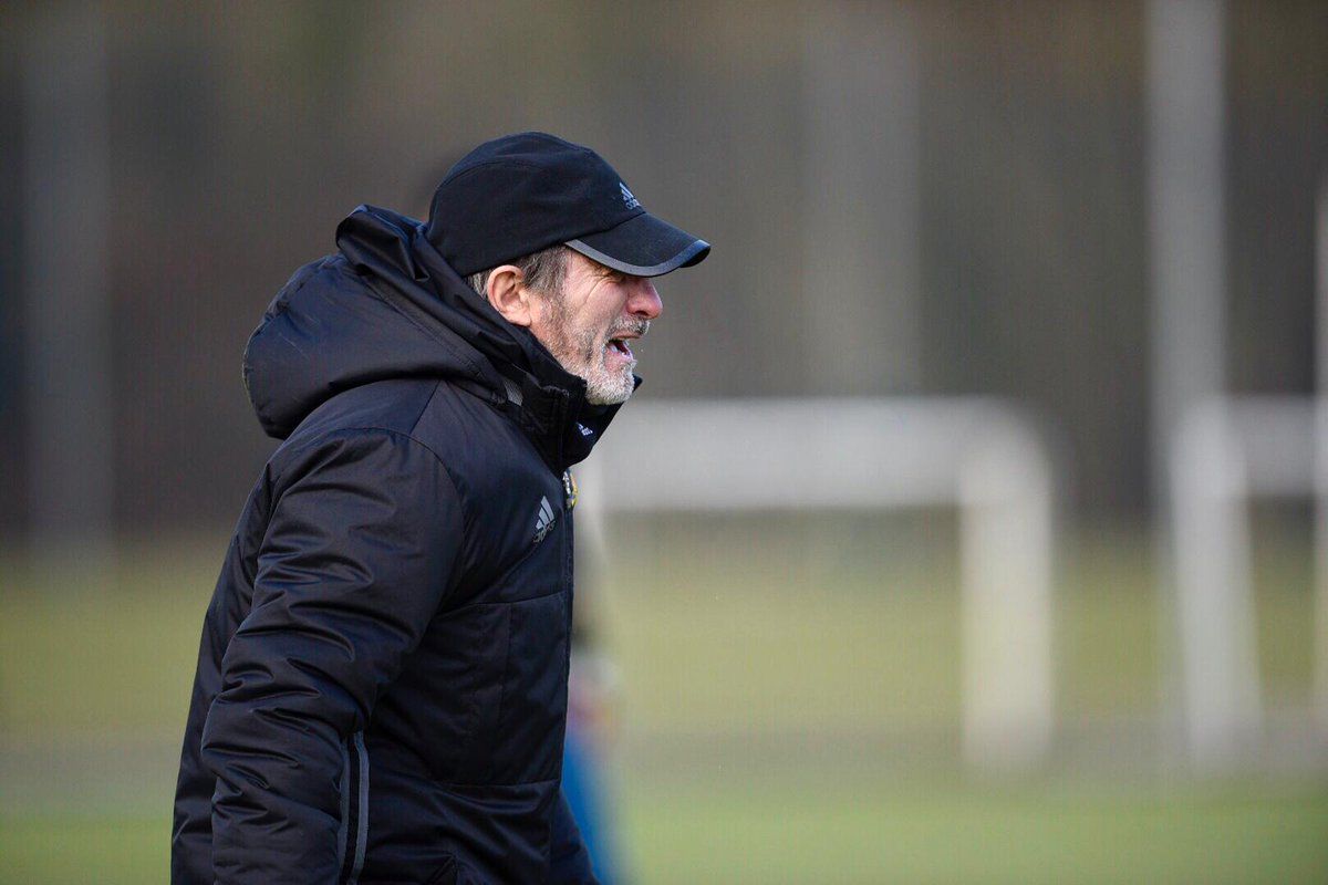 Anquela, durante un entrenamiento con el Real Oviedo.
