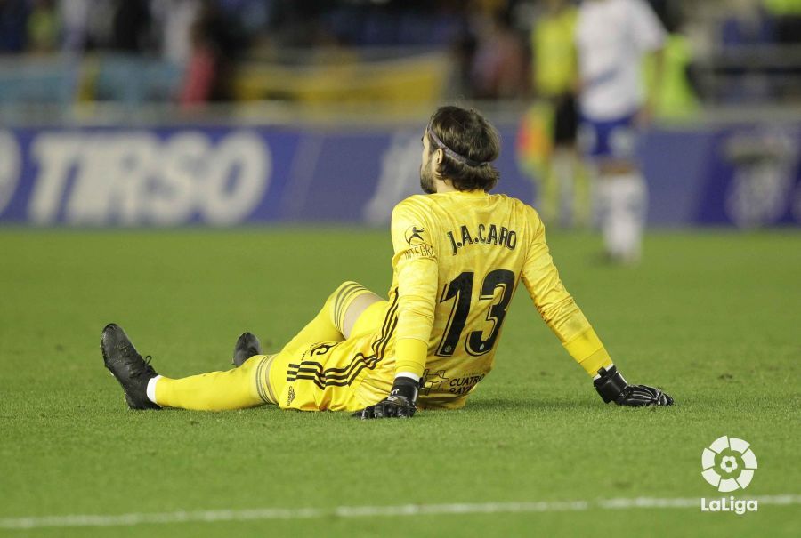  José Antonio Caro, lesionado en el partido de la Copa ante el Tenerife.