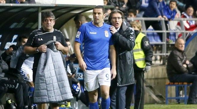  Cervero, en su etapa como oviedista, junto a Egea.