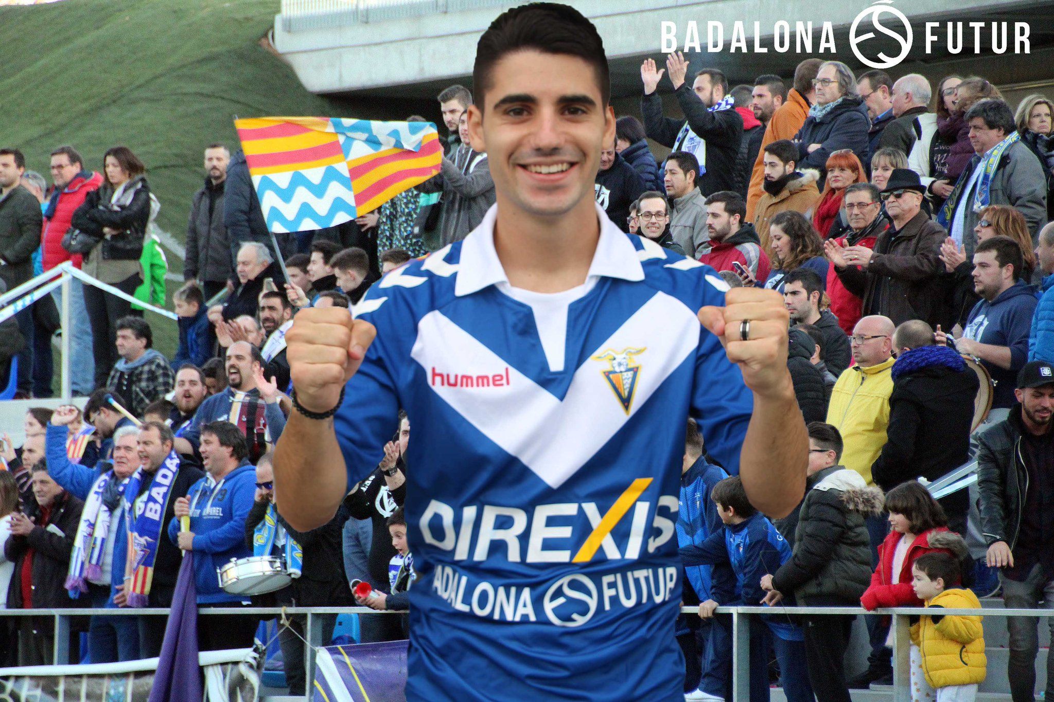  Cris Montes celebra un gol del Badalona.