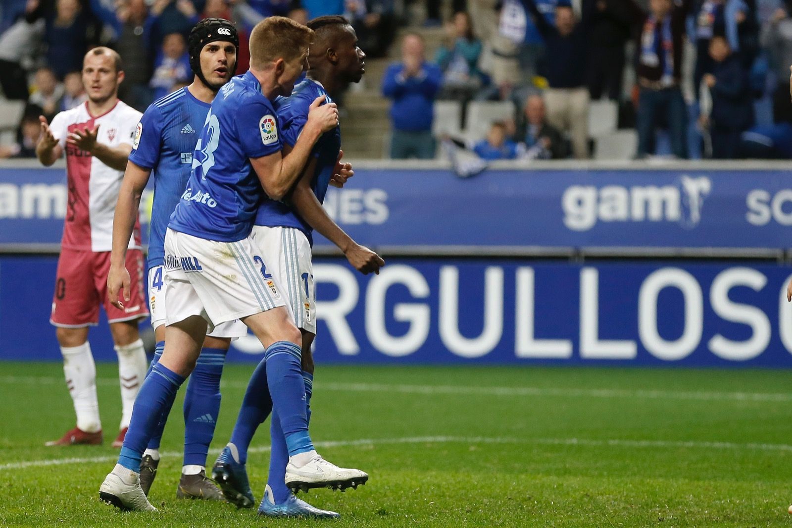 Ibra celebra con coraje su gol en el Oviedo - Albacete.