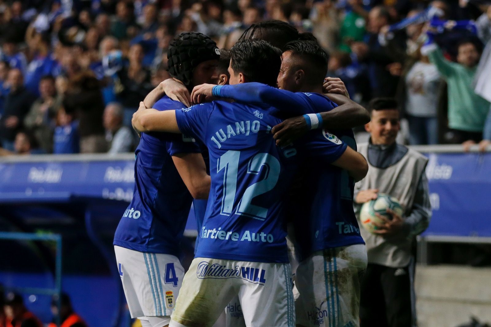  Los jugadores del Oviedo celebran el tanto al Albacete.