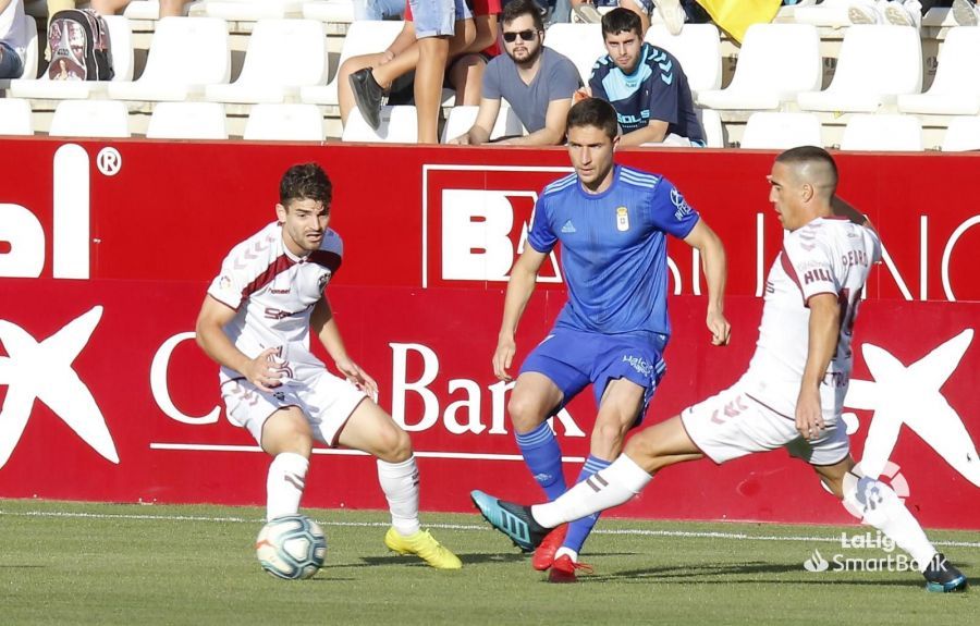  Omar Ramos, durante el Albacete-Real Oviedo.