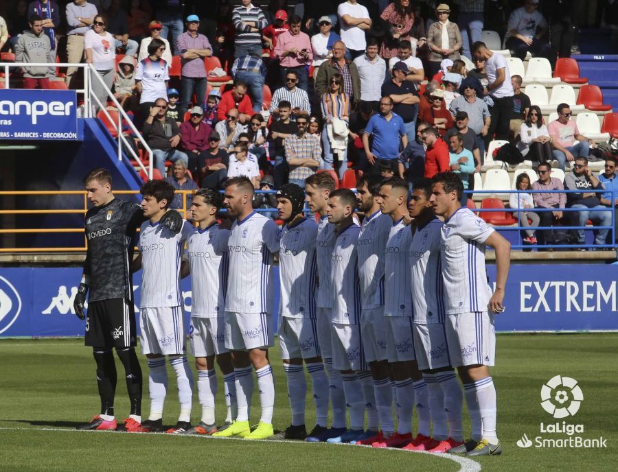 Once del Real Oviedo para medirse al Extremadura.