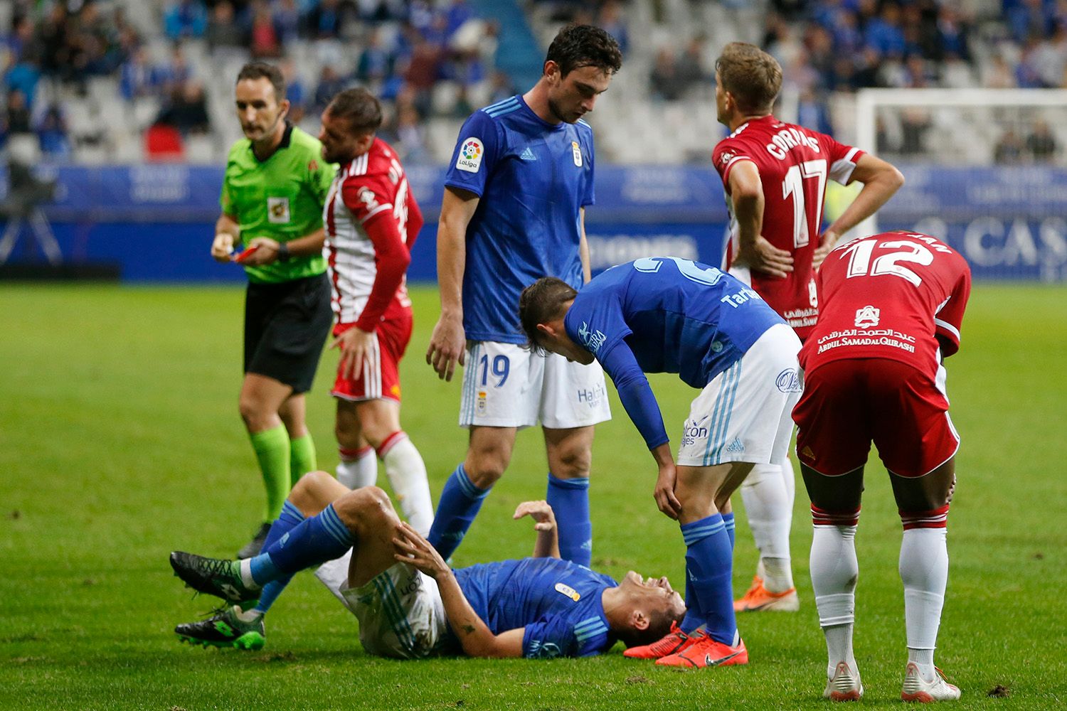  Javi Fernández se lesiona durante el duelo frente al Almería.