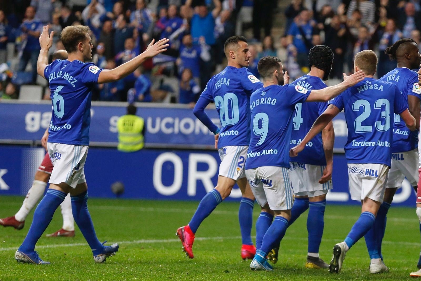  Rodri celebra con el resto del equipo uno de los goles al Albacete.