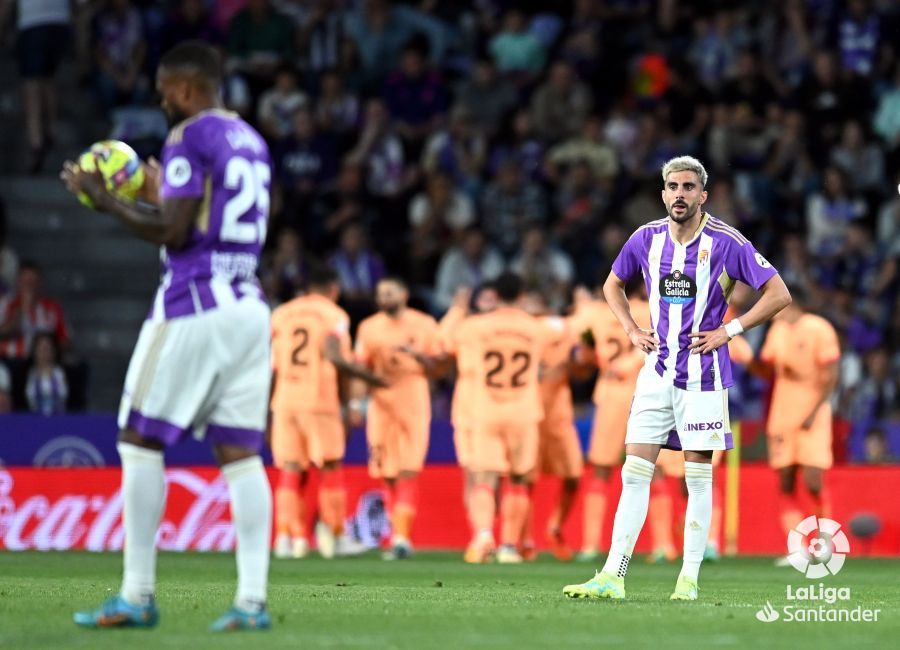  Larin y Kike Pérez, ante el Atlético.