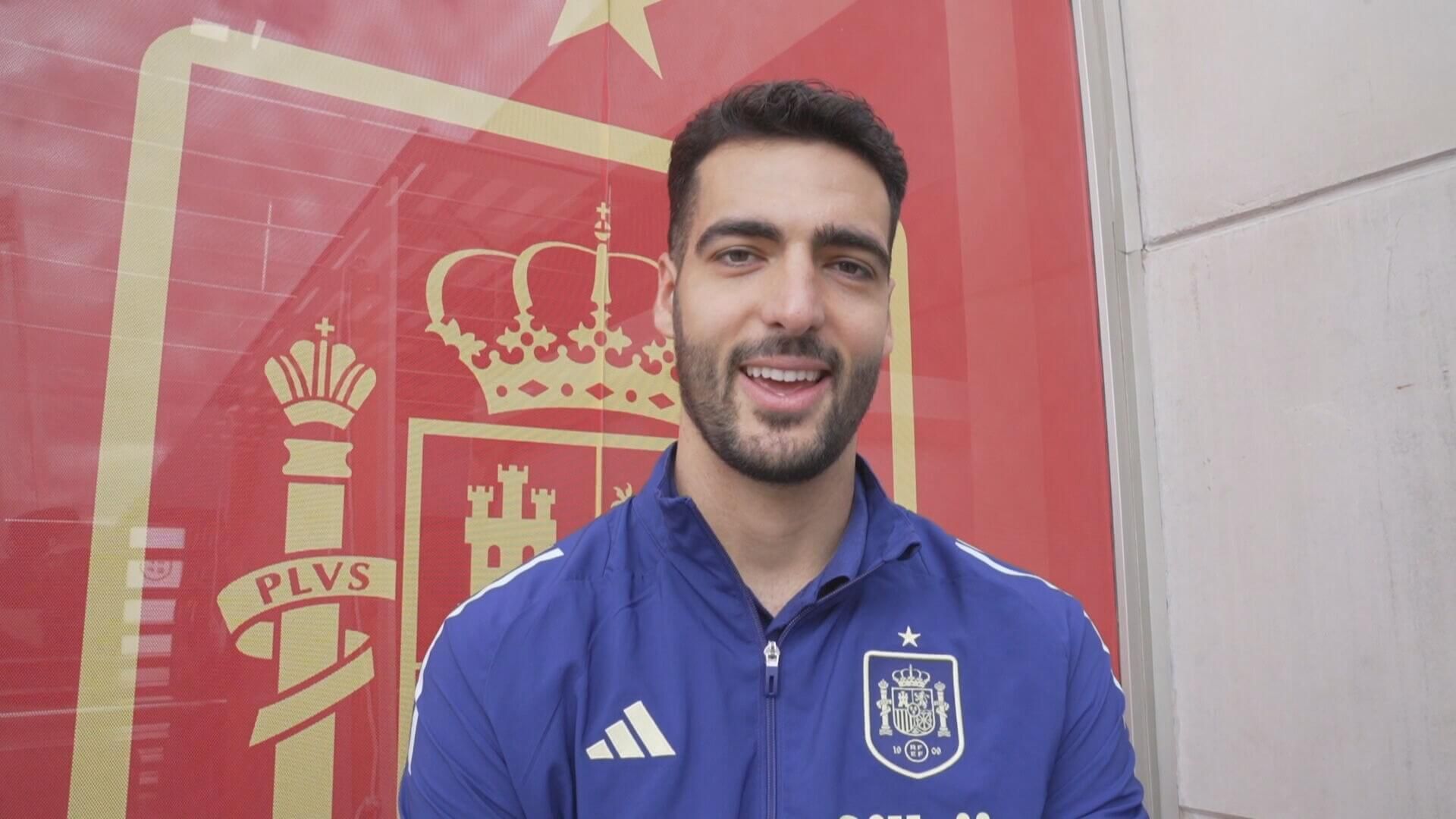  Mikel Merino respondiendo a su padre (ElDesmarque)