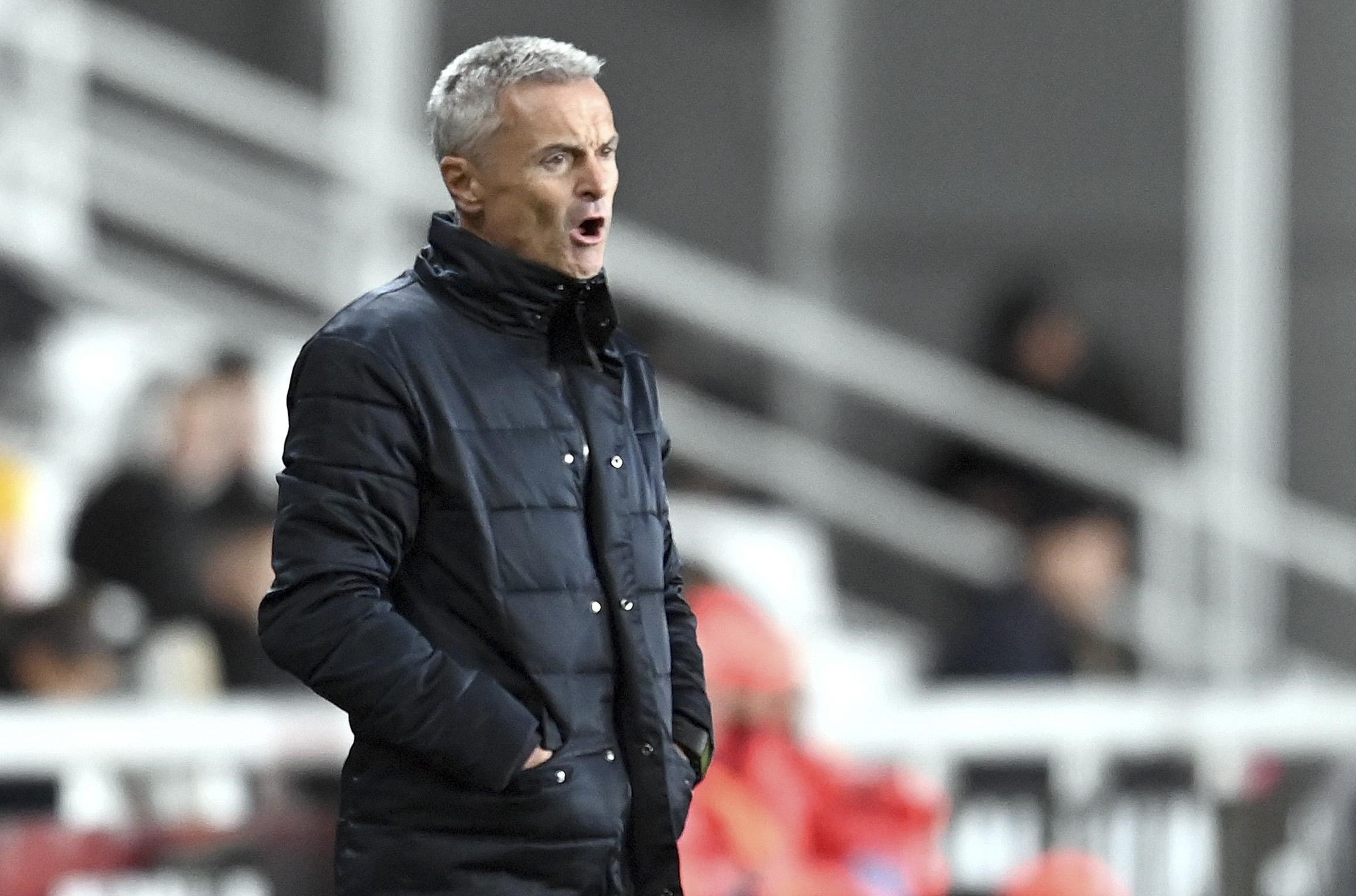  Fran Escribá, durante el Burgos - Real Zaragoza.