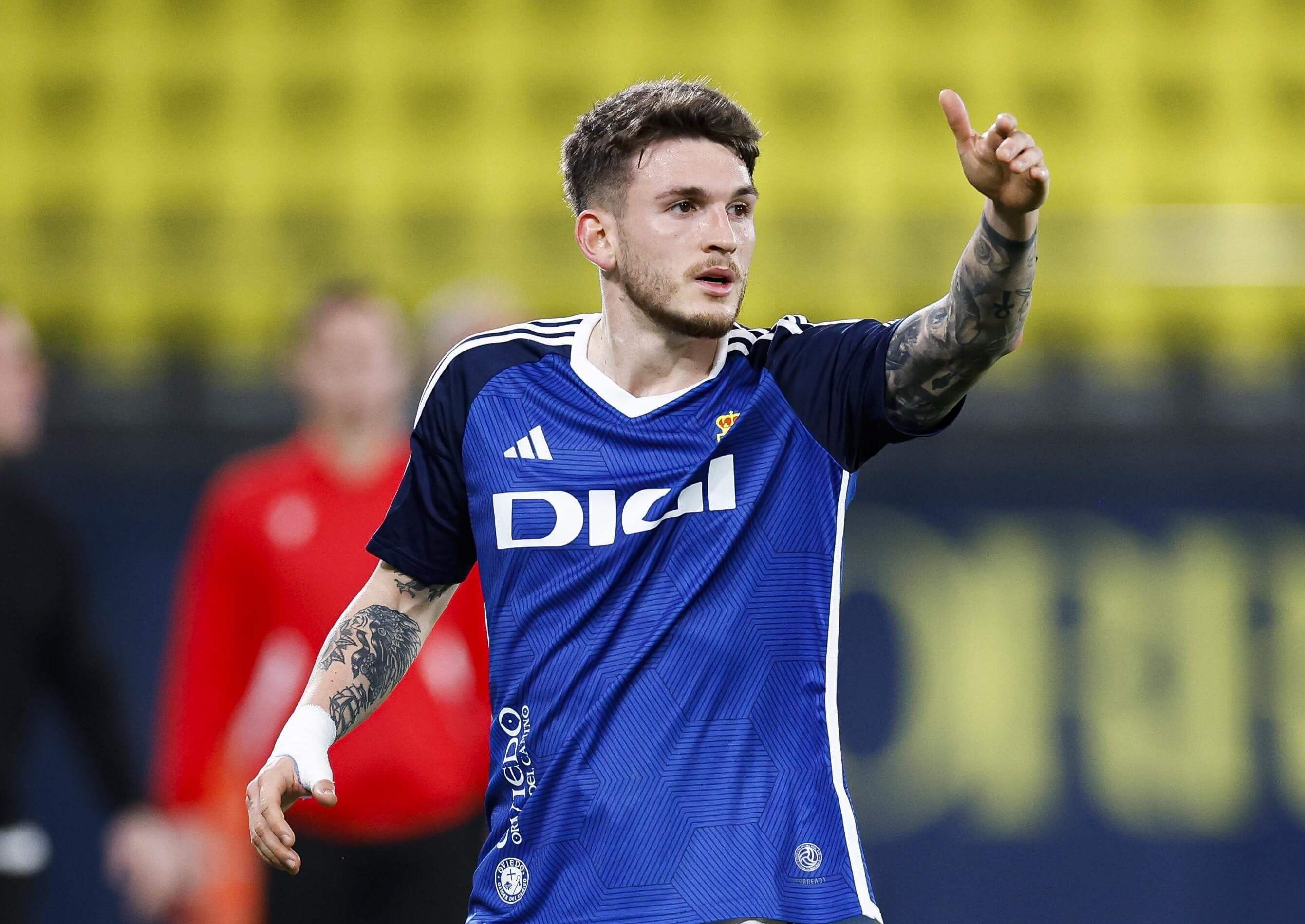 Viti Rozada, con el Real Oviedo.