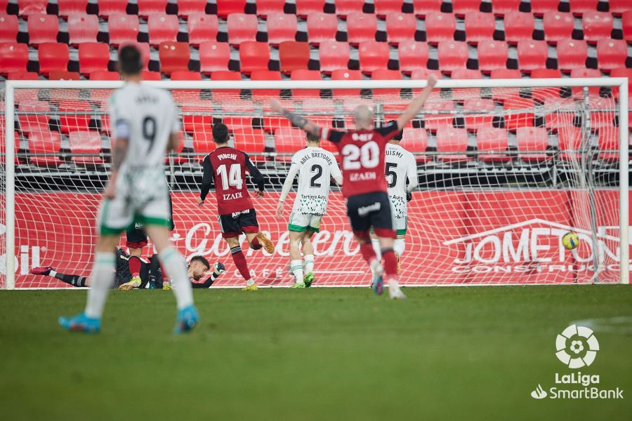  El Mirandés celebra el gol ante el Oviedo.