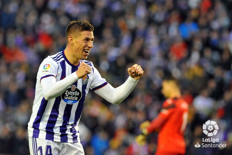  Alcaraz celebra su gol en el Real Valladolid-Villarreal.