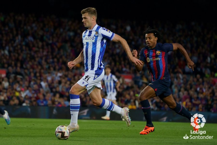  Alexander Sorloth es uno de los cuatro futbolistas de la Real Sociedad apercibidos.