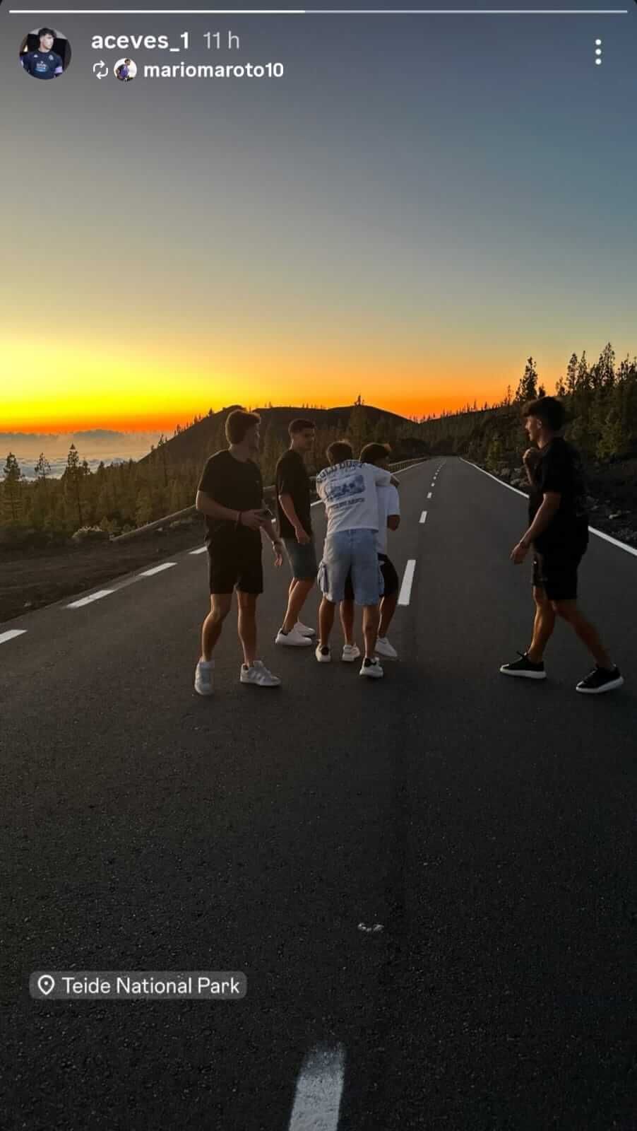  Álvaro Aceves y Mario Maroto de vacaciones con amigos en Tenerife