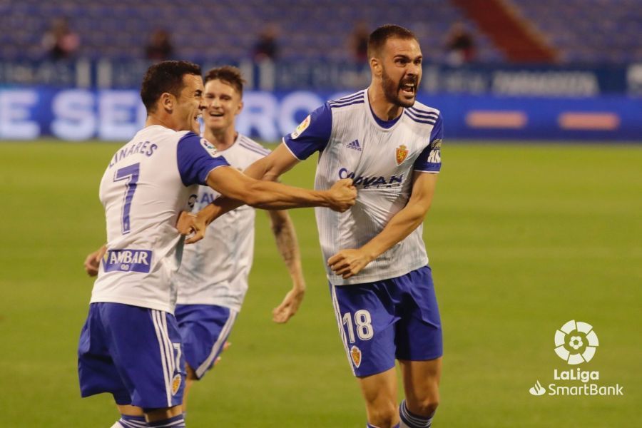  Atienza celebra su gol al Rayo.