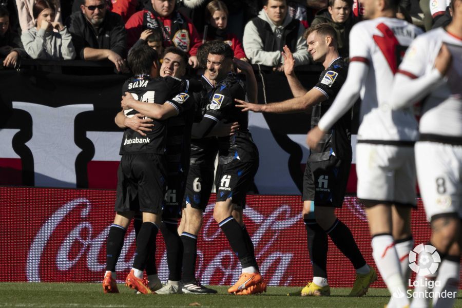  Barrenetxea celebra su gol en el Rayo Vallecano-Real Sociedad.