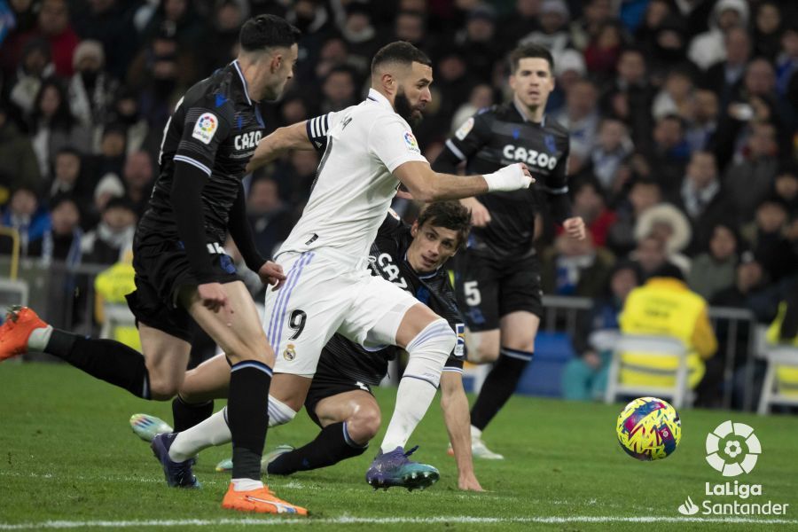  Benzema en un lance del Real Madrid-Real Sociedad de la primera vuelta.