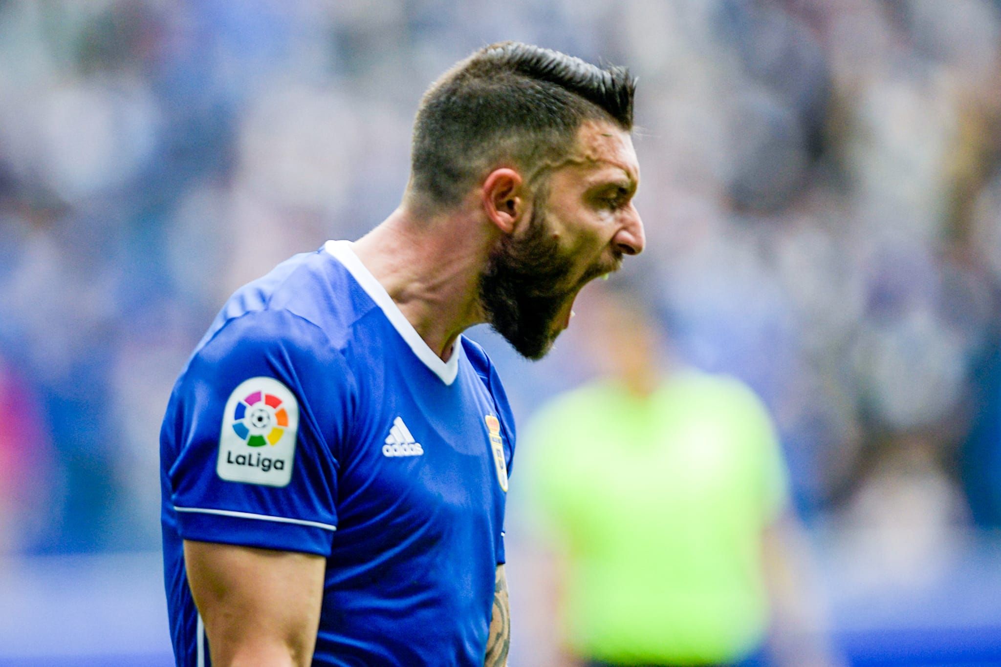  Borja Bastón celebra su segundo gol al Málaga.
