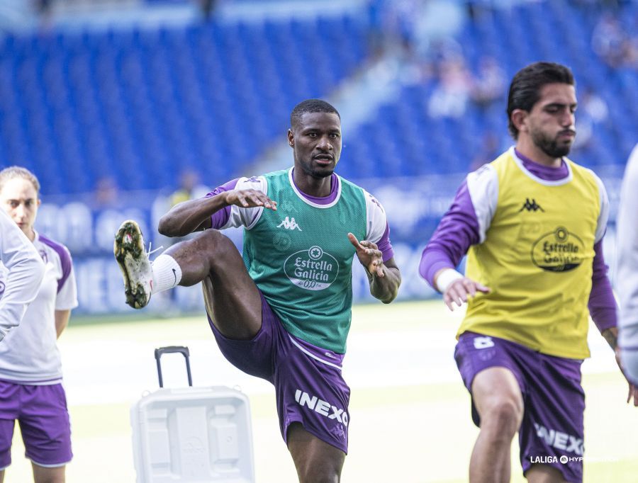  Sylla y Monchu calientan en Oviedo.