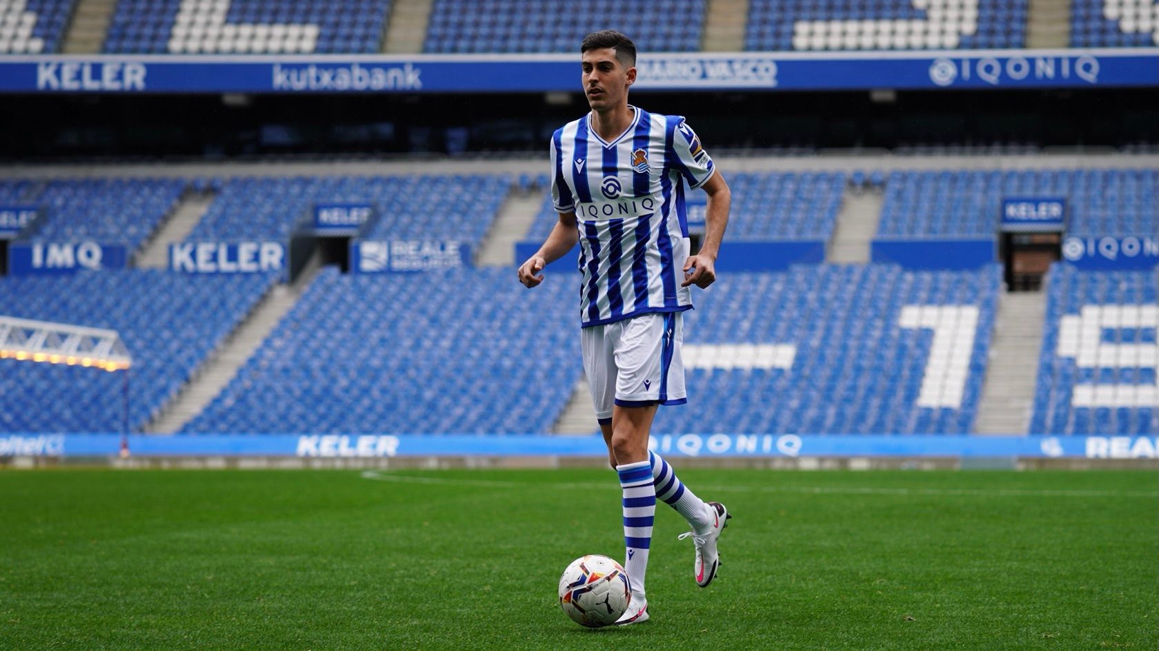  Carlos Fernández, jugador de la Real nacido en Sevilla.
